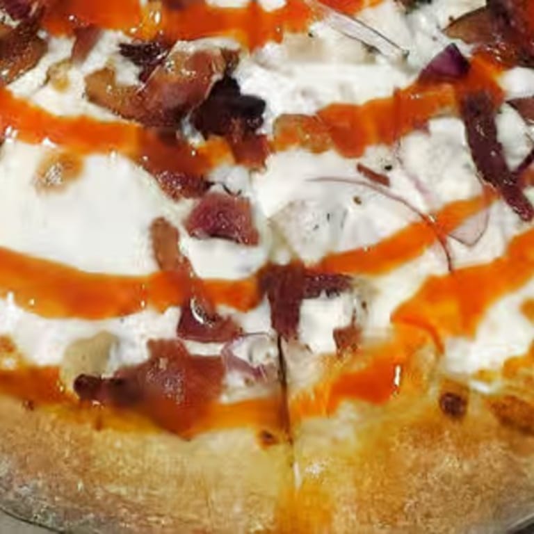 Buffalo Chicken Pizza Delight